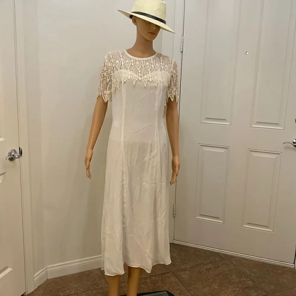 Stella USA Size Small Ivory Off White Lace Neck And Sleeves Lined MIDI Dress NEW